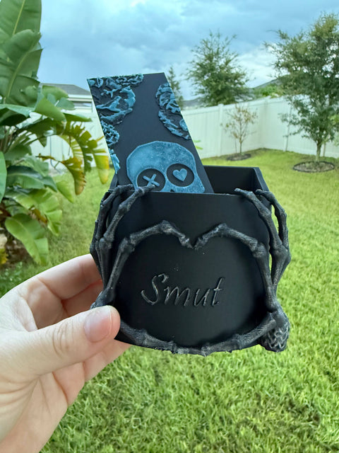 Create Fantasy Crafts - Skeleton Hands Bookmark Holder | Bookshelf Decor